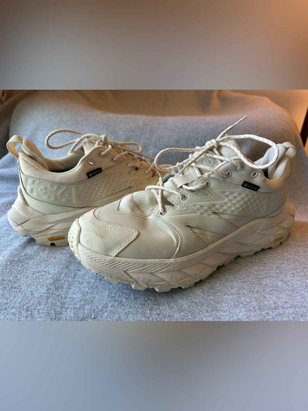 HOKA Anacapa GTX Hiking Shoe Woman’s US 10.5B Cream, Vibram Sole, Megagrip